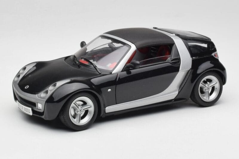 Smart Roadster ダークブルー Bburago 1:18 34917 メタル