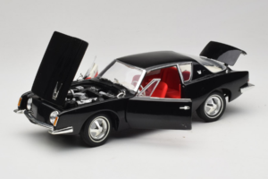 Studebaker Avanti ブラック Signature Models 1:18 STUDEBAKER001 メタル - 画像 2/8