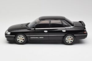 Subaru Legacy RS ブラック IXO 1:18 18CMC131A メタル - 画像 3/6
