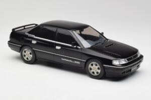 Subaru Legacy RS ブラック IXO 1:18 18CMC131A メタル - 画像 4/6