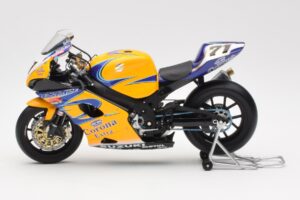 Suzuki GSX-R 1000 Team Alstare Corona Extra Y. Kagayama WSB 2005 Minichamps 1:12 122052271 メタル