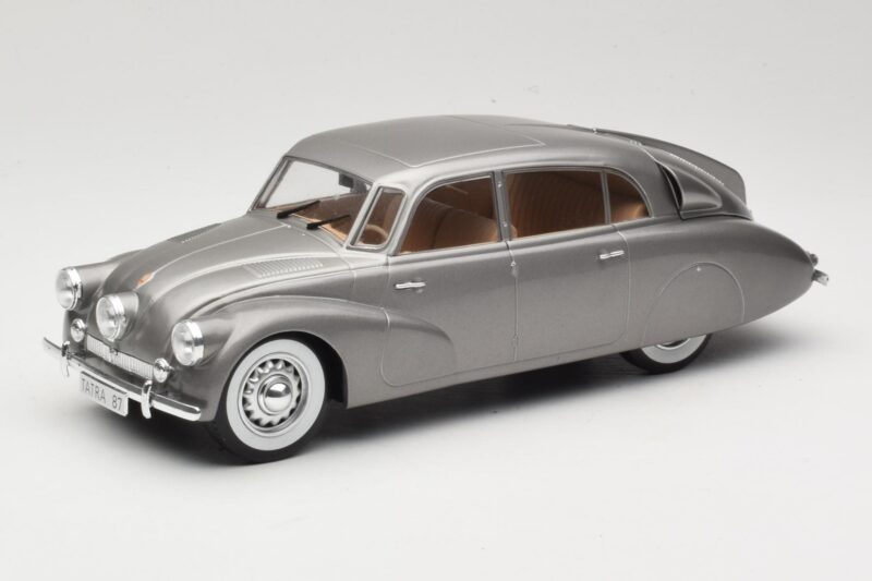 Tatra 87 グレー MCG 1:18 MCG18068 メタル
