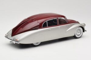 Tatra 87 シルバー & ダークレッド MCG 1:18 MCG18067 メタル - 画像 2/6