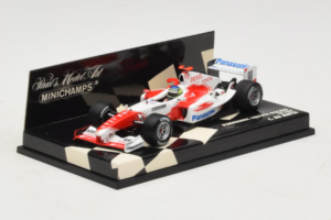 Toyota TF104 Panasonic #16 C. da Matta Panasonic Toyota Racing 2004 Minichamps 1:43 400040016 メタル - 画像 2/5