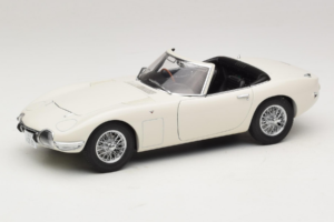 Toyota 2000 GT カブリオレ ホワイト James Bond Collection AUTOart 1:18 78731 メタル