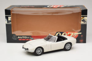 Toyota 2000 GT カブリオレ ホワイト James Bond Collection AUTOart 1:18 78731 メタル - 画像 8/8
