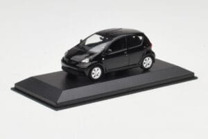 Toyota Aygo AB10 ブラック Minichamps 1:43 400166401 メタル - 画像 2/4