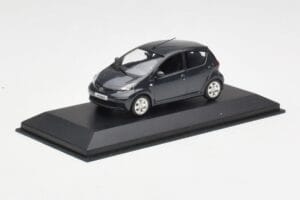 Toyota Aygo AB10 Grey Metallic Minichamps 1:43 AYGO001 メタル - 画像 2/4