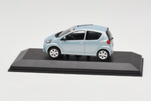 Toyota Aygo Light Blue Metallic Minichamps 1:43 TOYOTA012 メタル
