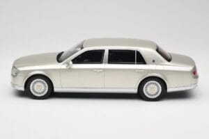 Toyota Century Silver Metallic Kyosho 1:18 KSR18036S メタル - 画像 3/6