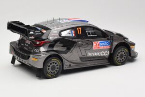 Toyota GR Yaris Rally1 #17 Toyota Gazoo Racing WRT S. Ogier / V. Landais Rally Finland 2024 IXO 1:18 18RMC216 メタル - 画像 2/6