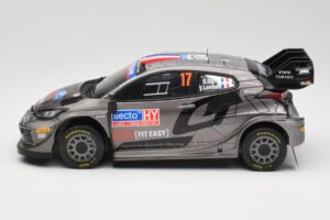 Toyota GR Yaris Rally1 #17 Toyota Gazoo Racing WRT S. Ogier / V. Landais Rally Finland 2024 IXO 1:18 18RMC216 メタル - 画像 3/6