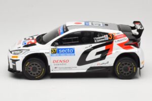 Toyota GR Yaris Rally2 #37 Y. Yamamoto Rally Finland 2024 IXO 1:18 18RMC212A メタル - 画像 3/6