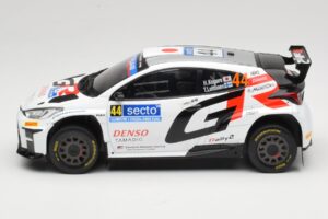 Toyota GR Yaris Rally2 #44 H. Kogure Rally Finland 2024 IXO 1:18 18RMC212B メタル - 画像 3/6