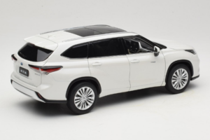 Toyota Highlander XU70 ホワイト OEM 1:18 26071-2011 メタル - 画像 3/8