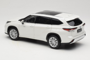 Toyota Highlander XU70 ホワイト OEM 1:18 26071-2011 メタル - 画像 7/8