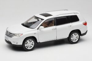 Toyota Highlander XU40 ホワイト Paudi Model 1:18 2043612-W1 メタル