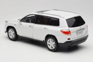 Toyota Highlander XU40 ホワイト Paudi Model 1:18 2043612-W1 メタル - 画像 7/8