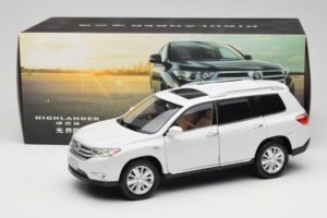 Toyota Highlander XU40 ホワイト Paudi Model 1:18 2043612-W1 メタル - 画像 8/8