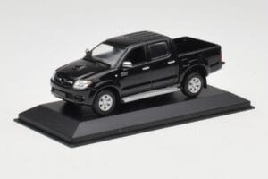 Toyota Hilux ブラック Minichamps 1:43 400166662 メタル - 画像 2/4