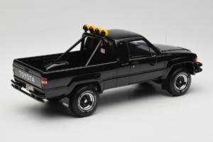 Toyota Hilux N60 SR5 Pickup ブラック Otto 1:18 OT481B レジン - 画像 2/6