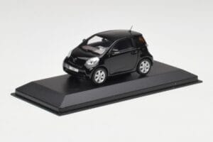 Toyota iQ ブラック マイカ Minichamps 1:43 403166803 メタル - 画像 2/4