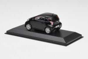 Toyota iQ ブラック マイカ Minichamps 1:43 403166803 メタル - 画像 3/4