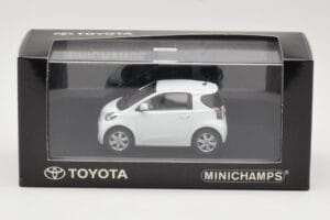 Toyota iQ ホワイト Minichamps 1:43 TOYOTA009 メタル - 画像 4/4
