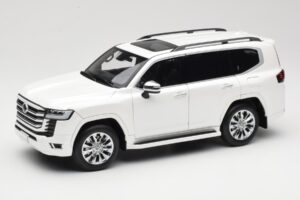 Toyota Land Cruiser J300 ZX ホワイト LCD 1:18 LCD18013-ZX-WH メタル