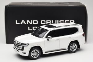 Toyota Land Cruiser J300 ZX ホワイト LCD 1:18 LCD18013-ZX-WH メタル - 画像 8/8