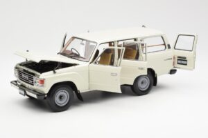 Toyota Land Cruiser J60 ホワイト Kyosho 1:18 08956W メタル - 画像 2/8