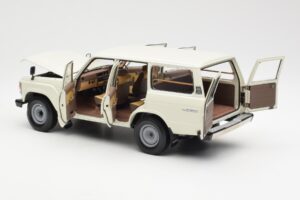 Toyota Land Cruiser J60 ホワイト Kyosho 1:18 08956W メタル - 画像 5/8