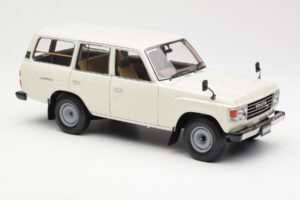 Toyota Land Cruiser J60 ホワイト Kyosho 1:18 08956W メタル - 画像 6/8