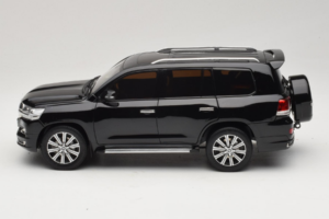 Toyota Land Cruiser LC200 ブラック Kengfai 1:18 KF024-13 メタル - 画像 4/8