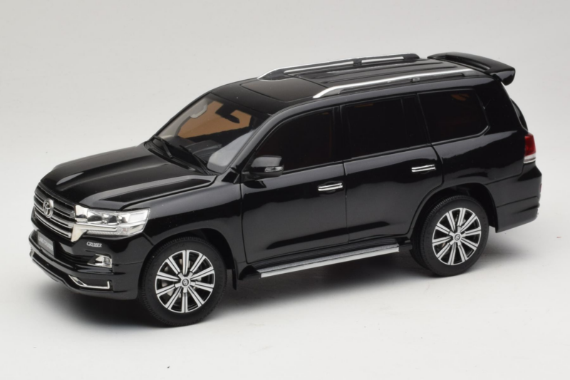 Toyota Land Cruiser LC200 ブラック Kengfai 1:18 KF024-13 メタル