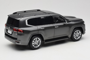 Toyota Land Cruiser LC300 ZX グレー LCD 1:18 LCD18013-ZX-GR メタル - 画像 3/8