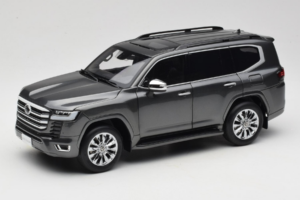 Toyota Land Cruiser LC300 ZX グレー LCD 1:18 LCD18013-ZX-GR メタル