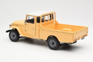 Toyota Land Cruiser Pickup ベージュ Kyosho 1:18 08958BE メタル - 画像 7/8