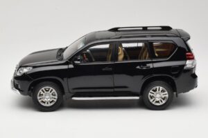 Toyota Land Cruiser Prado J150 ブラック Paudi Model 1:18 623132-BK メタル - 画像 4/8