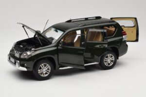 Toyota Land Cruiser Prado J150 グリーン Paudi Model 1:18 623132-GR メタル - 画像 2/8