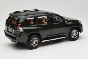 Toyota Land Cruiser Prado J150 グリーン Paudi Model 1:18 623132-GR メタル - 画像 3/8