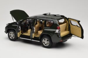 Toyota Land Cruiser Prado J150 グリーン Paudi Model 1:18 623132-GR メタル - 画像 5/8