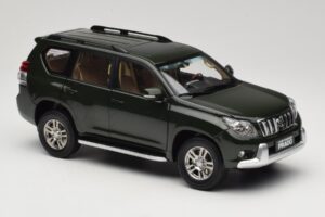 Toyota Land Cruiser Prado J150 グリーン Paudi Model 1:18 623132-GR メタル - 画像 6/8