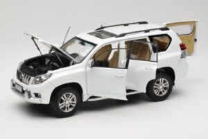Toyota Land Cruiser Prado J150 ホワイト Paudi Model 1:18 623132-WH メタル - 画像 2/8