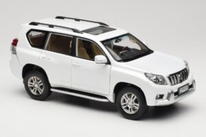 Toyota Land Cruiser Prado J150 ホワイト Paudi Model 1:18 623132-WH メタル - 画像 6/8