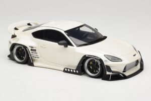 Toyota Pandem GR86 ZN8 Crystal White GT Spirit 1:18 GT498 レジン - 画像 4/6