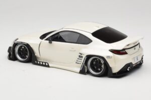 Toyota Pandem GR86 ZN8 Crystal White GT Spirit 1:18 GT498 レジン - 画像 5/6