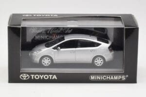Toyota Prius シルバー Minichamps 1:43 TOYOTA005 メタル - 画像 4/4