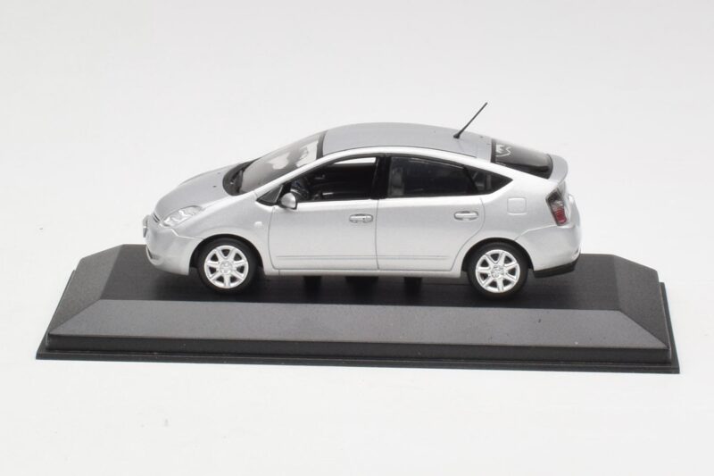 Toyota Prius シルバー Minichamps 1:43 TOYOTA005 メタル