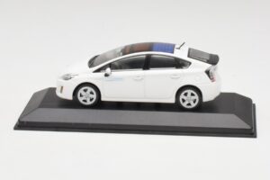 Toyota Prius XW30 スーパーホワイト Minichamps 1:43 PRIUS001 メタル